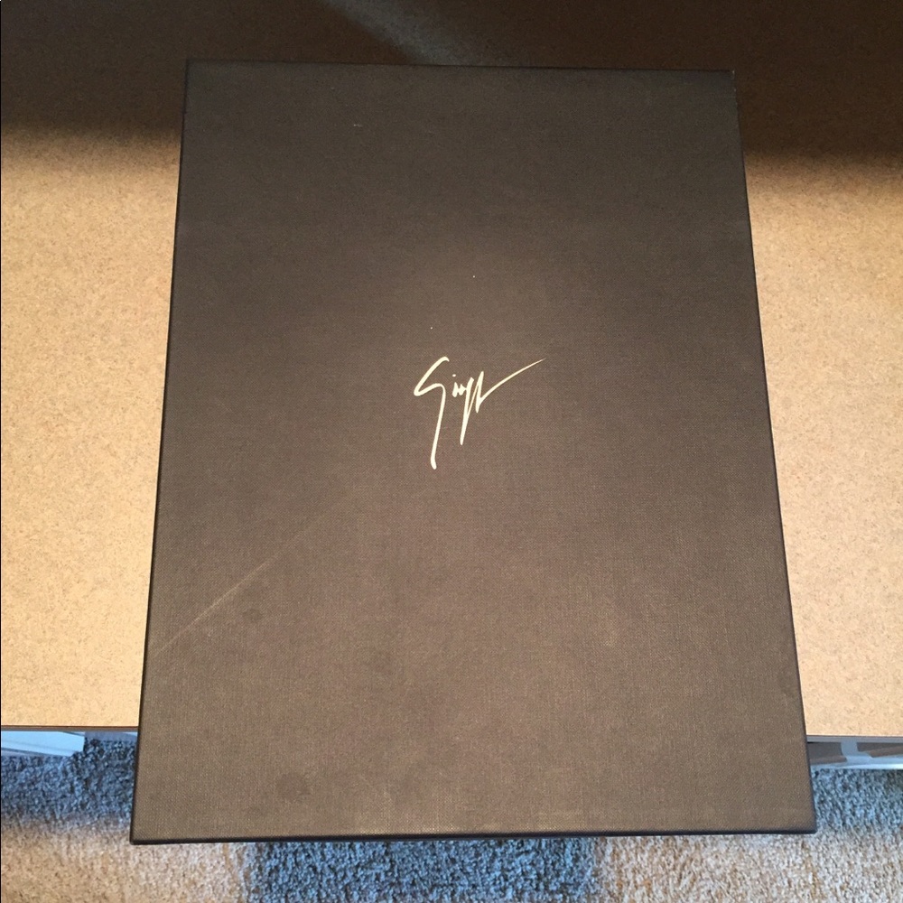Giuseppe Zanotti for Zayn suede boots.
